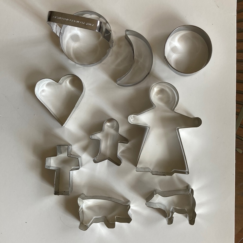 Vintage cookie cutters - bundle of 9